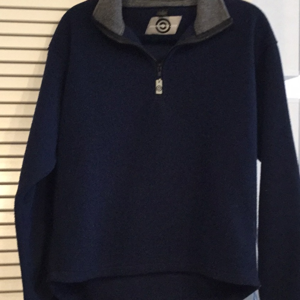 Navy Fleece pullover top. Excellent .condition. - Picture 3 of 6